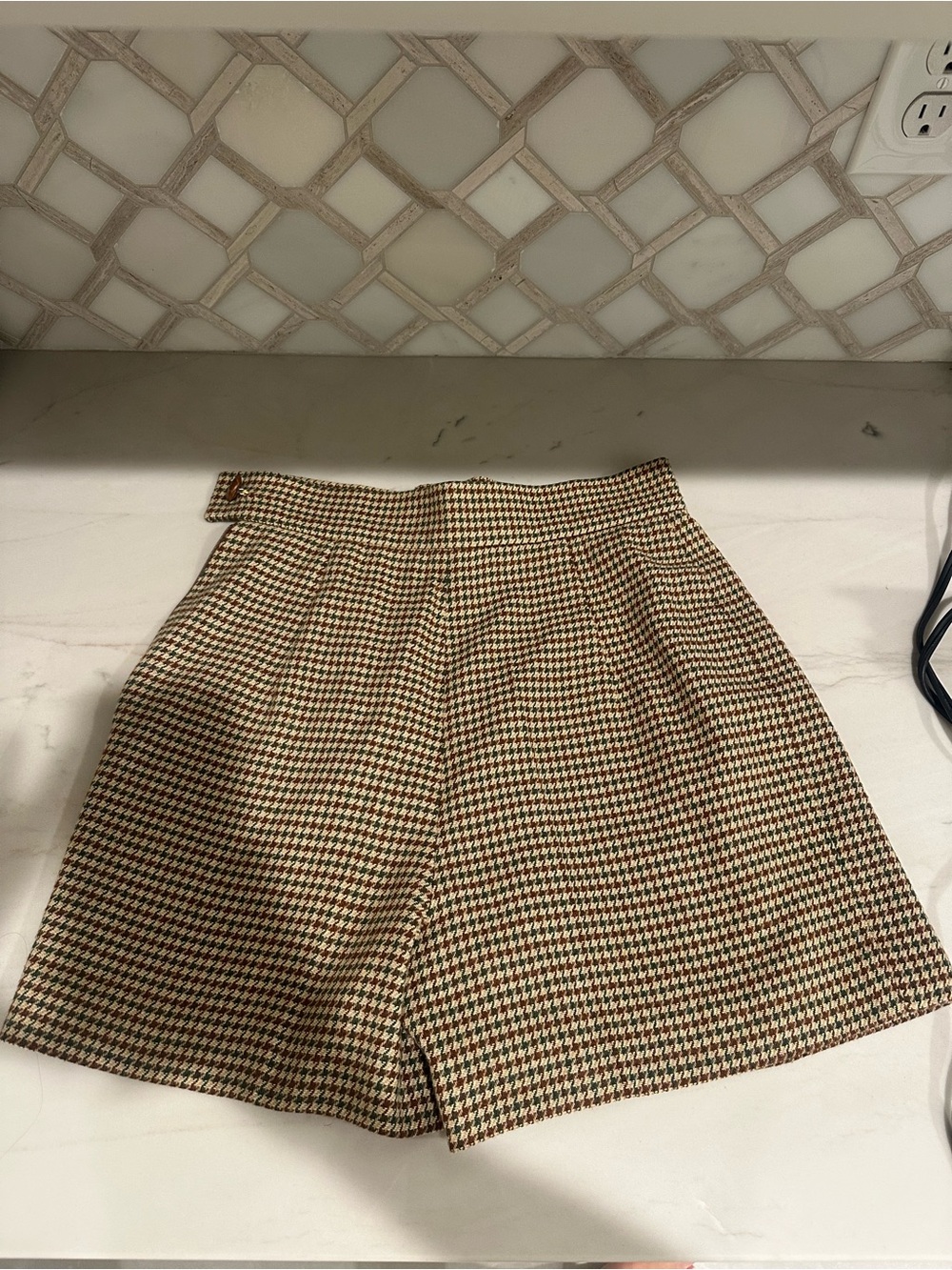 Tailored High-Waist Houndstooth Bermuda Shorts in Brown/Cream preppy vintage